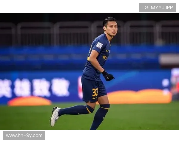 以意大利跑动风格著称的足球球员成长历程与技术魅力全面探秘